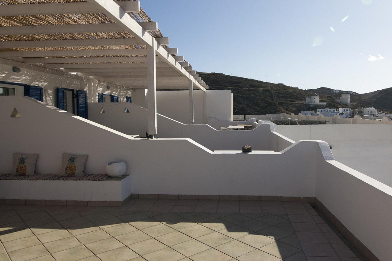 Armadoros Hotel / Ios Backpackers Exterior photo