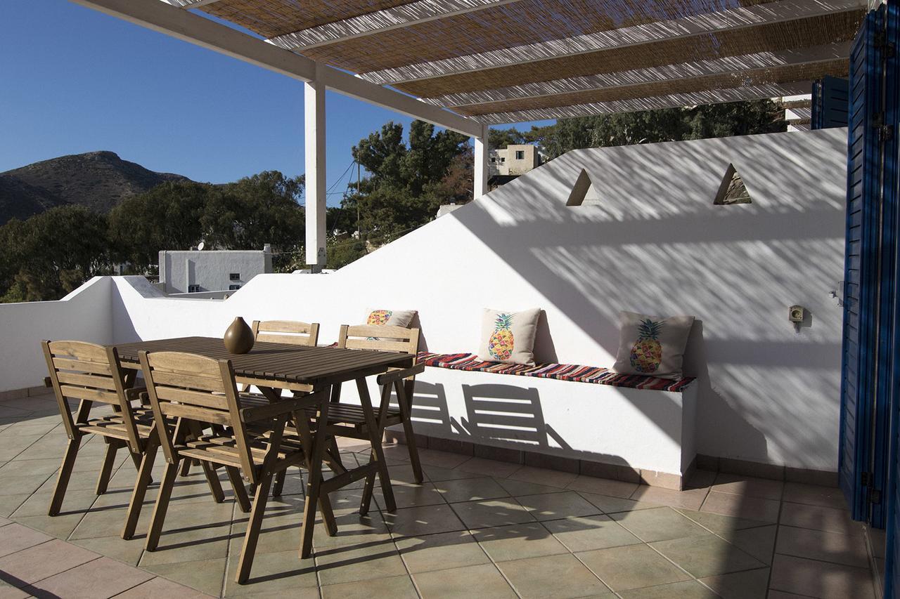 Armadoros Hotel / Ios Backpackers Exterior photo