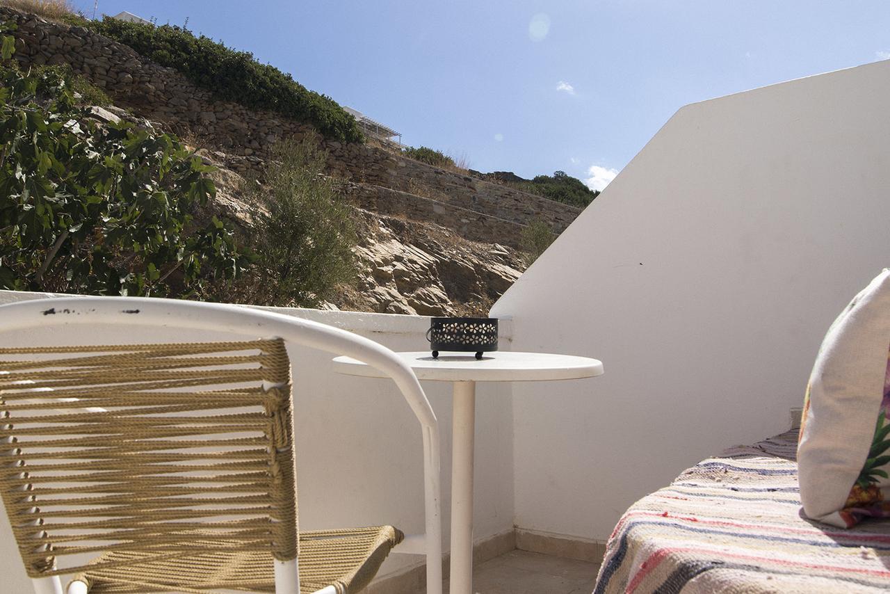 Armadoros Hotel / Ios Backpackers Exterior photo